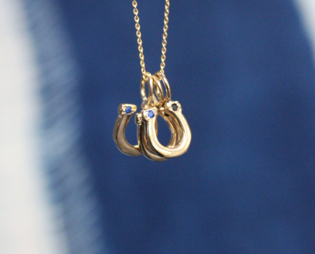 personalized horseshoe charm necklace